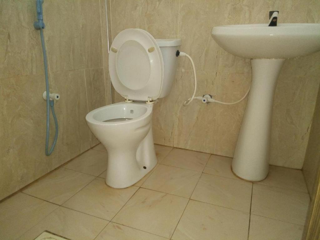 Erandi Holiday Home Andiambalama ภายนอก รูปภาพ